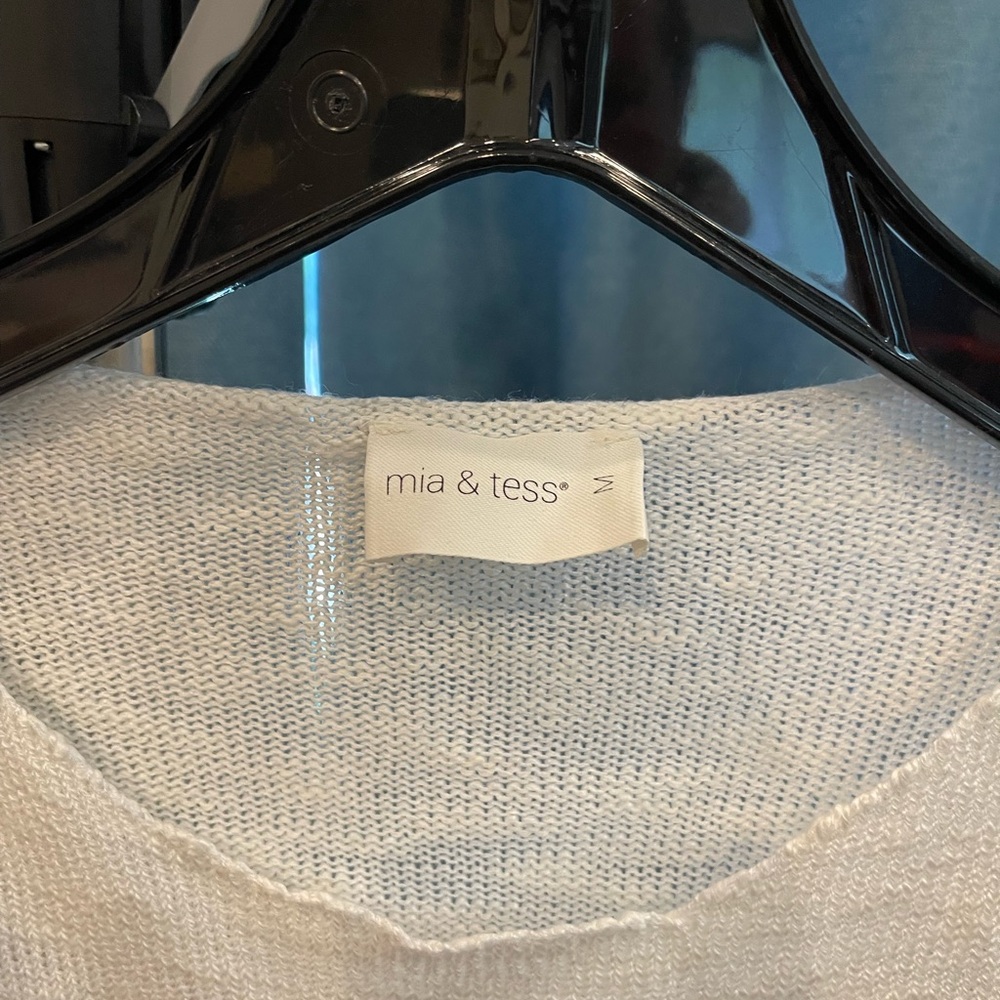 White Sweater With Gray Star Pattern - image 2